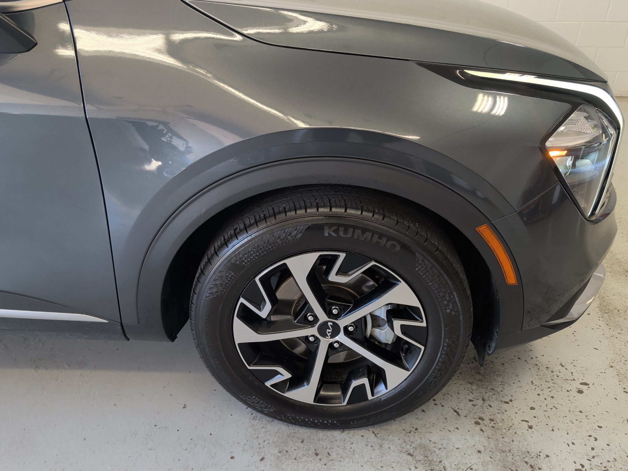 Certified 2023 Kia Sportage EX FWD image 3