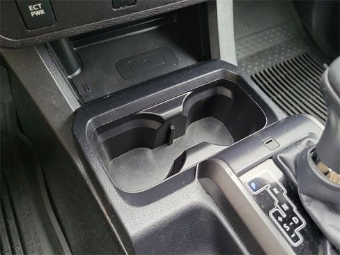 Used 2017 Toyota Tacoma TRD Sport w/ Tow Package image 30