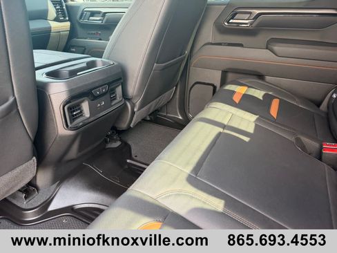 Used 2025 GMC Sierra 1500 AT4 w/ AT4 Premium Package AWD/4WD image 18