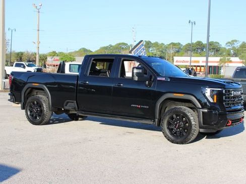 Used 2025 GMC Sierra 2500 AT4 w/ AT4 Premium Plus Package image 14