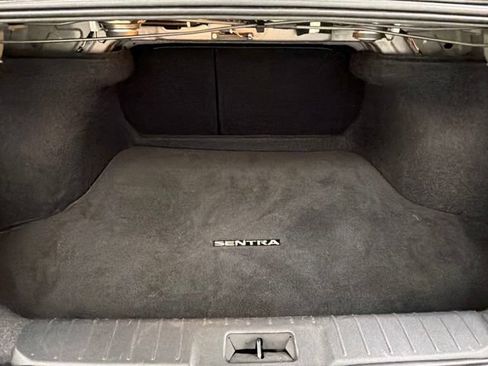 Used 2025 Nissan Sentra SR FWD image 25
