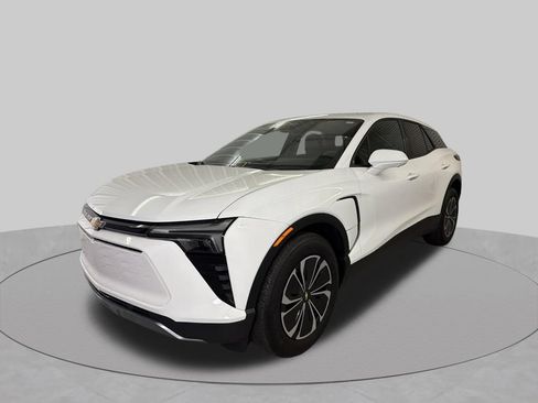 Used 2025 Chevrolet Blazer EV LT FWD image 5