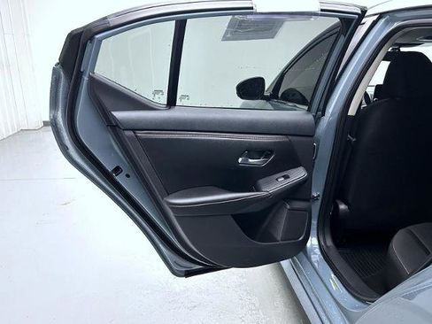 Certified 2024 Nissan Sentra SR FWD image 20
