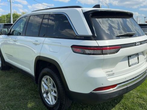 Used 2025 Jeep Grand Cherokee 4WD image 5
