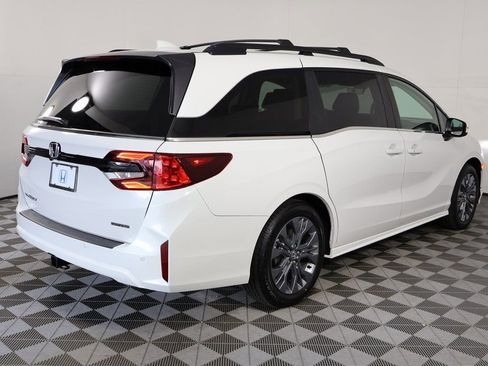 New 2026 Honda Odyssey Touring image 2