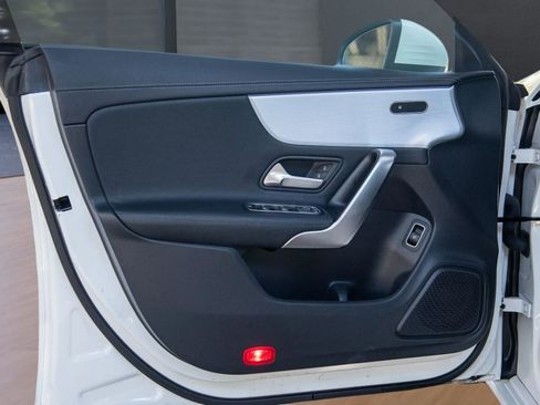 Used 2022 Mercedes-Benz CLA 250 image 27