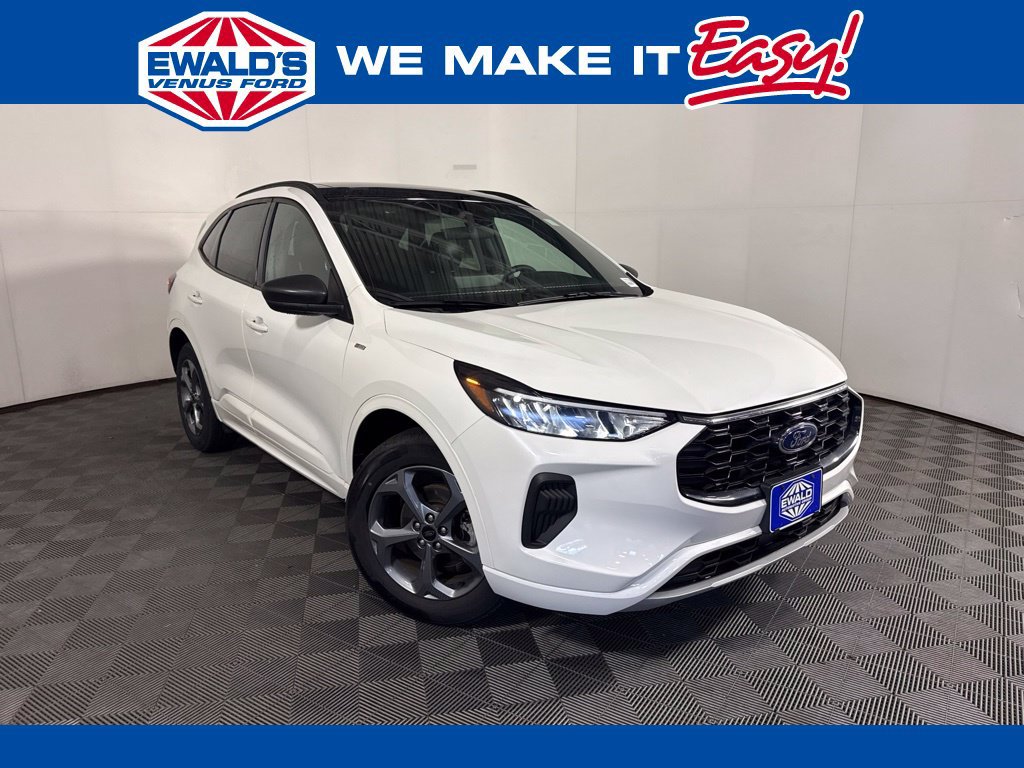 Used 2023 Ford Escape ST-Line w/ Tech Pack #1 AWD/4WD image 1