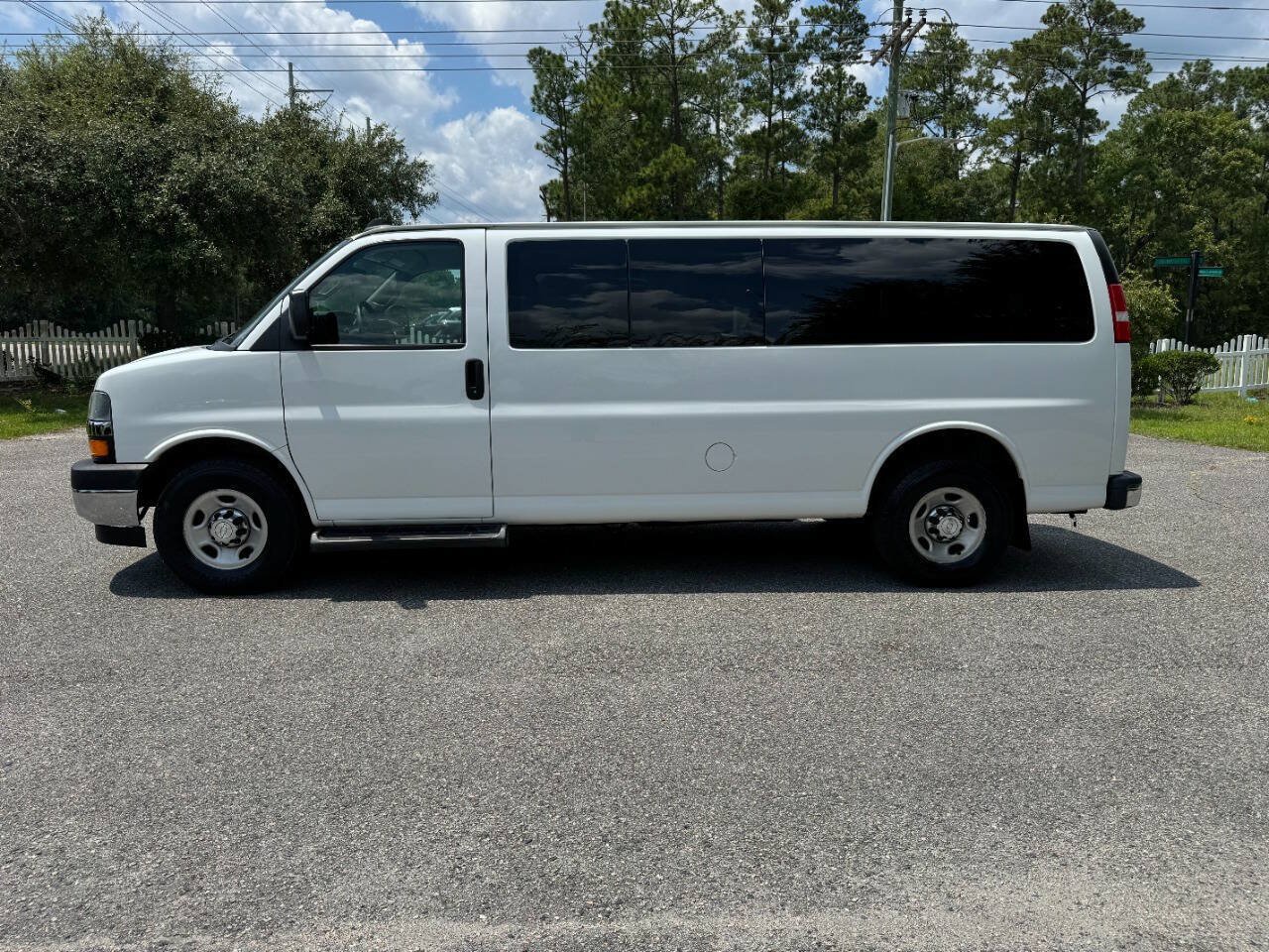 Used 2019 Chevrolet Express 3500 LT w/ LT Preferred Equipment Group RWD image 3