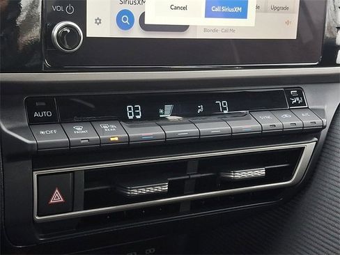 Used 2025 Toyota Camry SE image 14