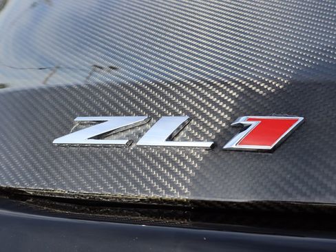 Used 2018 Chevrolet Camaro ZL1 RWD image 30