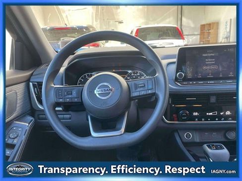 Certified 2021 Nissan Rogue SV image 14