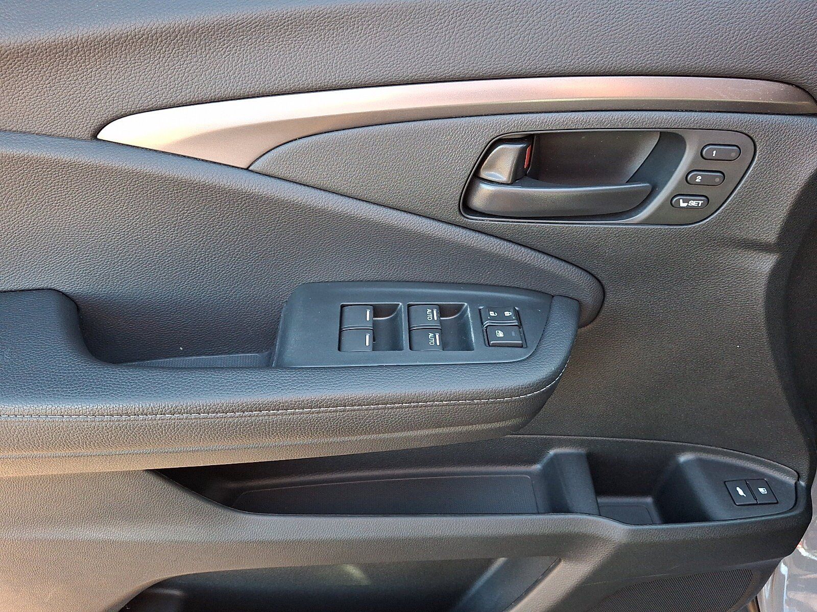 Used 2023 Honda Passport EX-L image 12