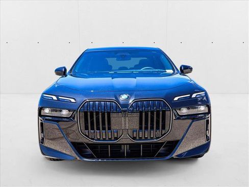 New 2025 BMW 760i xDrive image 2