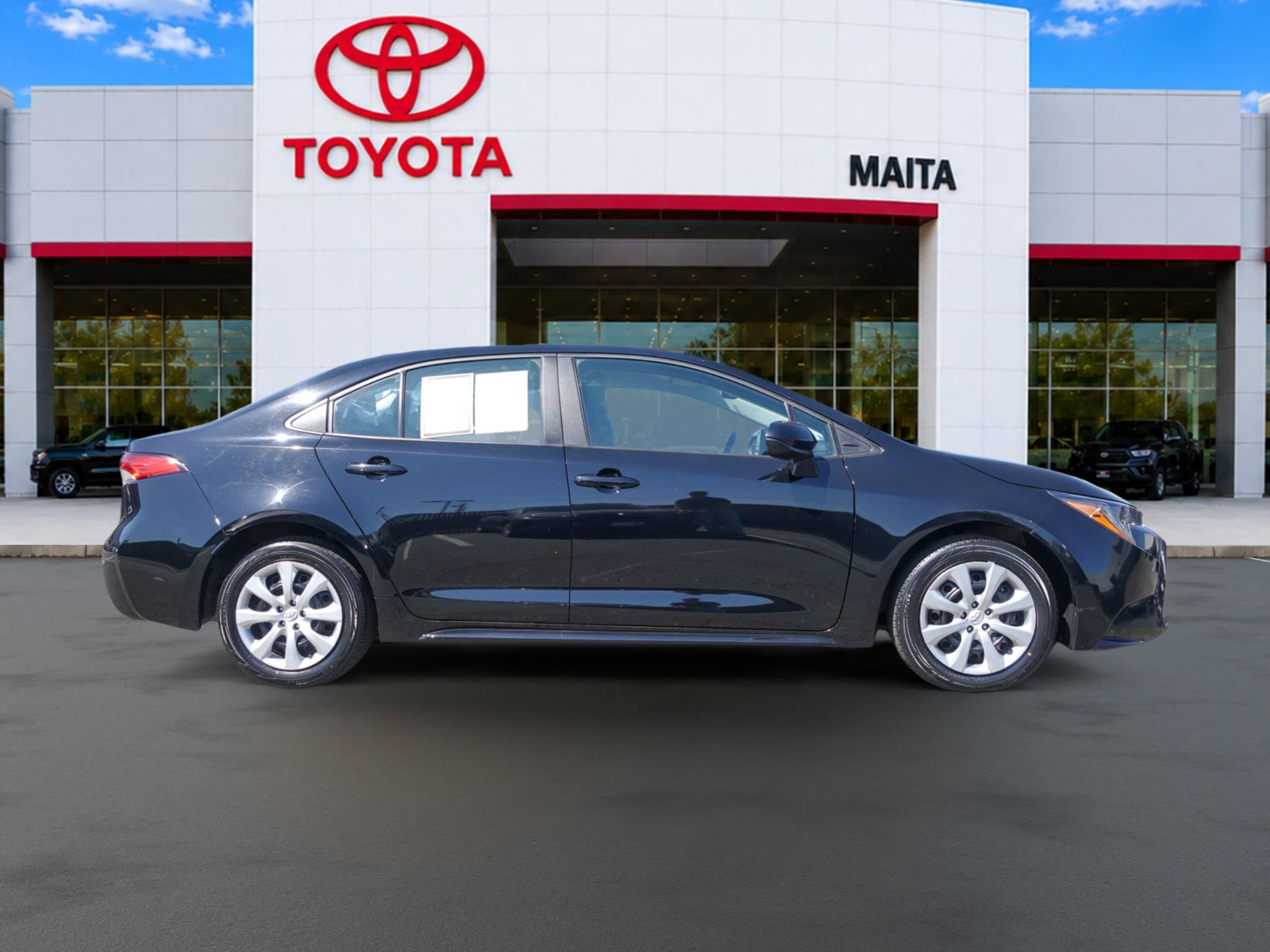 Certified 2025 Toyota Corolla LE FWD image 2