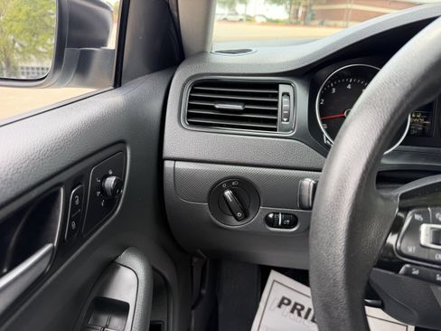 Used 2016 Volkswagen Jetta S FWD image 22