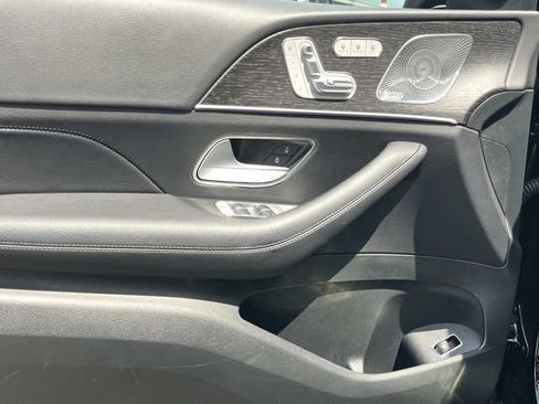 Used 2025 Mercedes-Benz GLS 450 4MATIC image 31