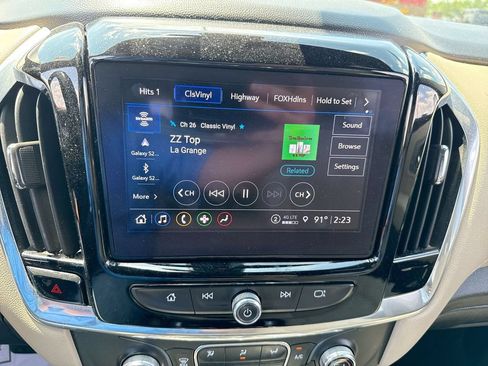 Used 2022 Chevrolet Traverse LT AWD/4WD image 16