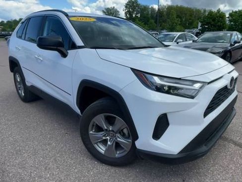 Used 2025 Toyota RAV4 LE AWD/4WD image 8