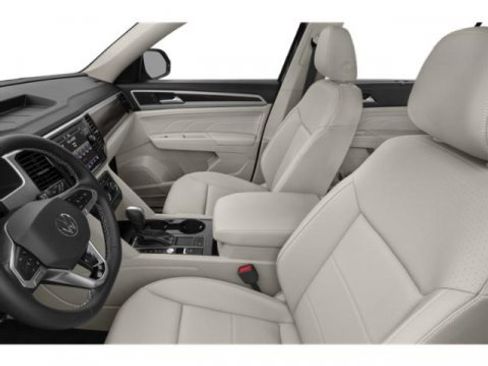 Used 2023 Volkswagen Atlas SE w/ Panoramic Sunroof Package image 9