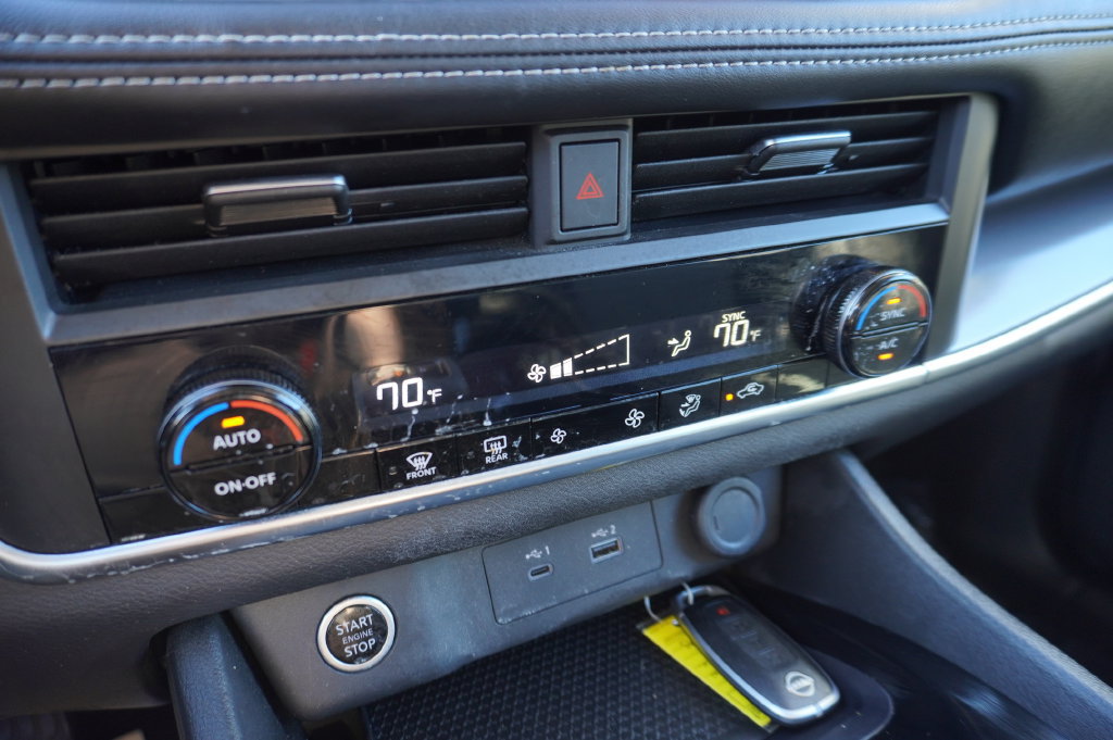 Used 2023 Nissan Rogue SV AWD/4WD image 17