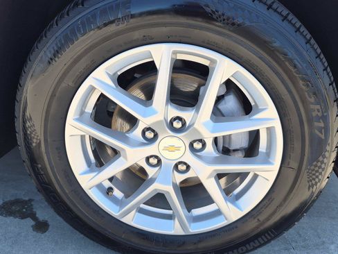 Used 2024 Chevrolet Equinox LT AWD/4WD image 12
