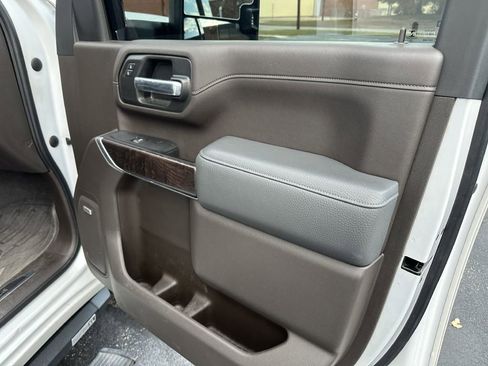 Used 2020 GMC Sierra 3500 Denali w/ Denali Ultimate Package image 33