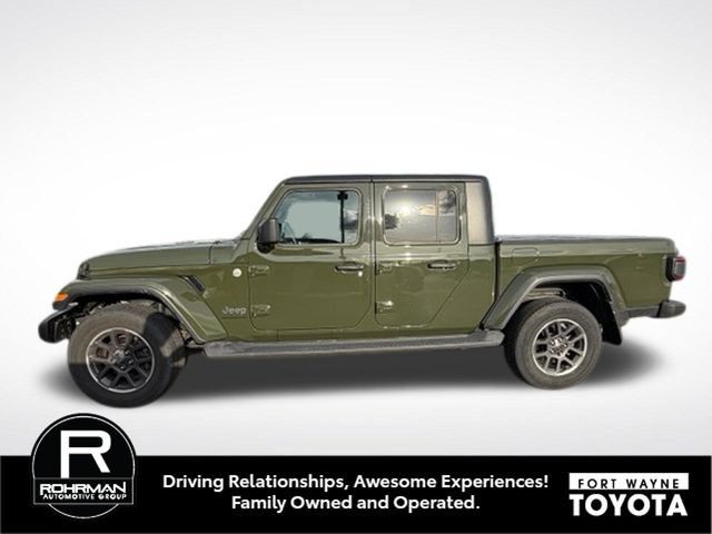 Used 2021 Jeep Gladiator Overland w/ Dual Top Group AWD/4WD image 3