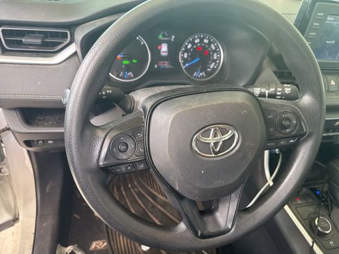 Used 2021 Toyota RAV4 XLE w/ Convenience Package AWD/4WD image 8