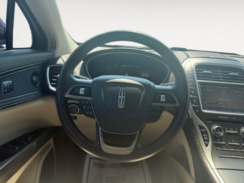 Used 2019 Lincoln Nautilus Reserve FWD image 10