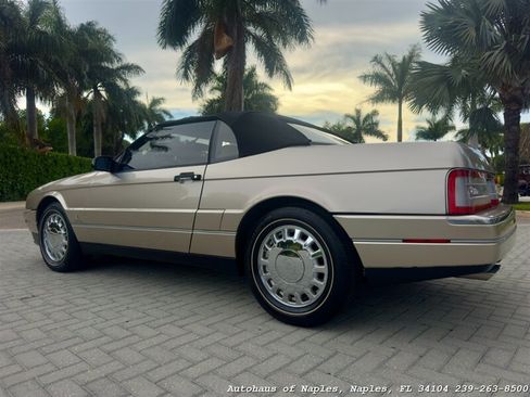 Used 1993 Cadillac Allante FWD image 4