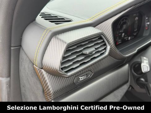 Used 2023 Lamborghini Urus Performante AWD/4WD image 32