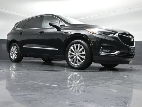 Used 2020 Buick Enclave Premium w/ Sun and Sites Package AWD/4WD image 38