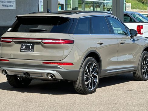 New 2025 Lincoln Corsair Reserve w/ Equipment Group 202A image 3