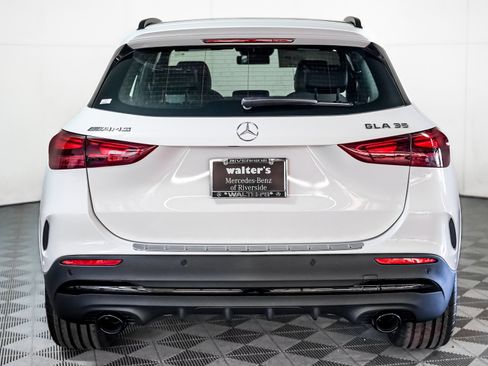 New 2026 Mercedes-Benz GLA 35 AMG 4MATIC image 10