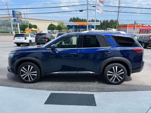 Used 2024 Nissan Pathfinder Platinum w/ Cargo Package AWD/4WD image 6