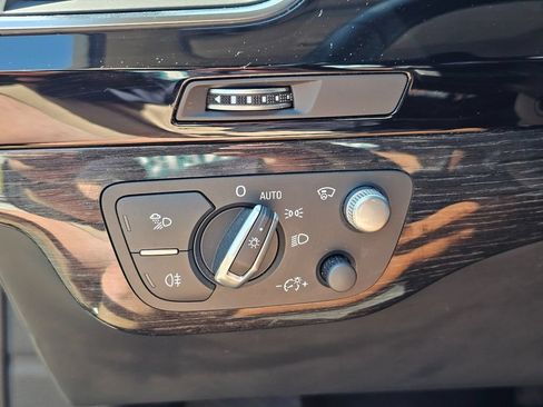 Used 2019 Audi Q7 3.0T Prestige w/ Prestige Package AWD/4WD image 36