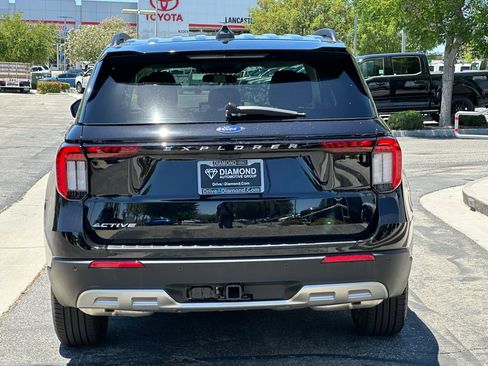 Certified 2026 Ford Explorer Active w/ Active Comfort Package RWD image 6