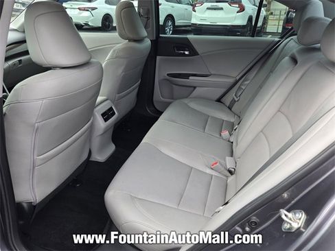 Used 2017 Honda Accord EX-L image 9