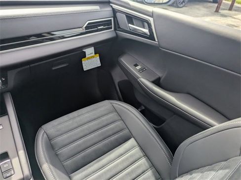 New 2025 Mitsubishi Outlander SE image 18