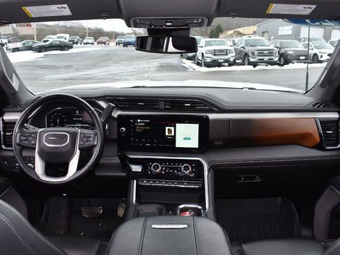 Used 2025 GMC Sierra 2500 Denali w/ Max Trailering Package image 5