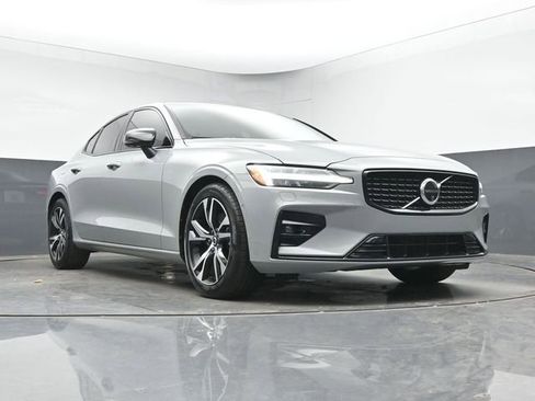 Used 2025 Volvo S60 B5 Plus FWD image 40