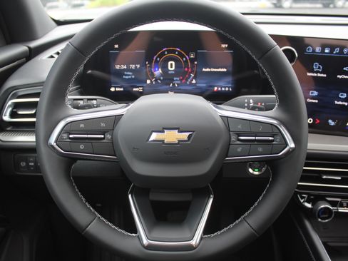 New 2027 Chevrolet Traverse LT w/ Sun and Wheel Package AWD/4WD image 11