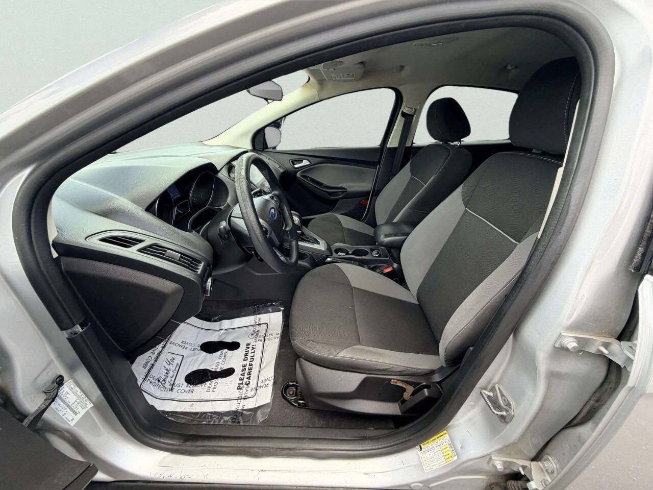 Used 2014 Ford Focus SE FWD image 16