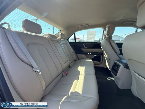 Used 2018 Lincoln Continental Premiere AWD/4WD image 39
