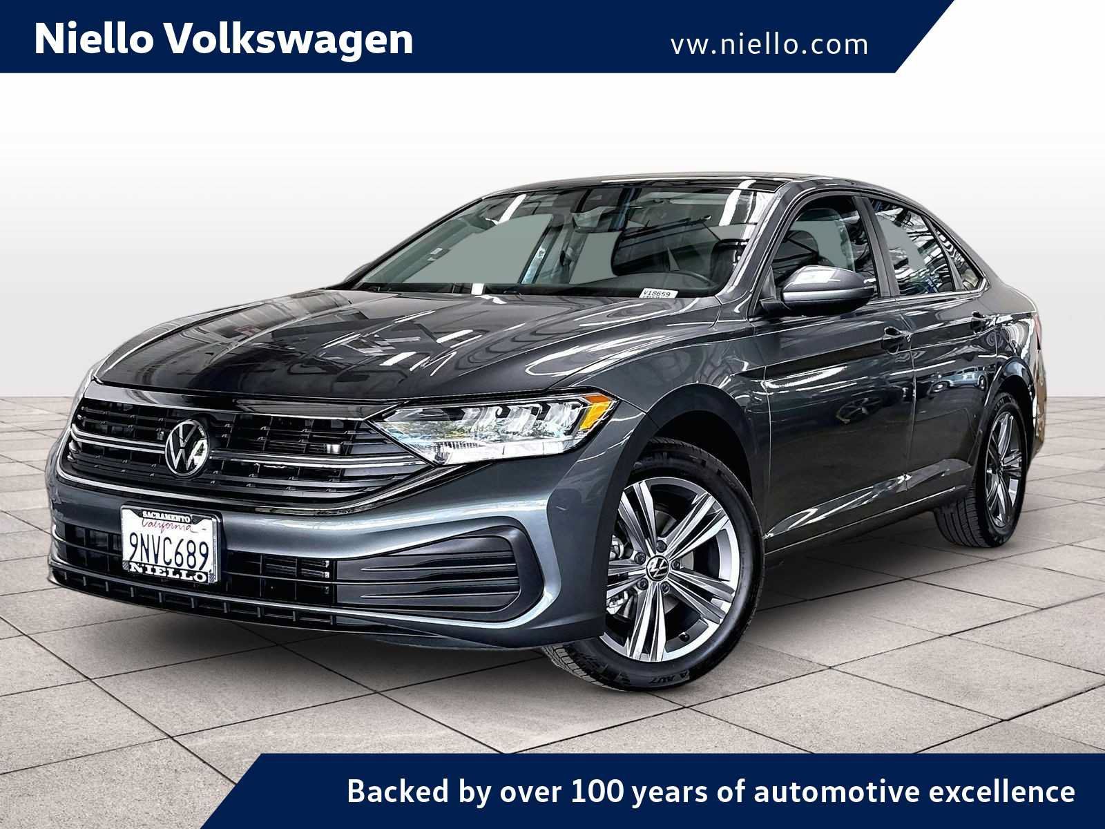 Used 2024 Volkswagen Jetta SE w/ Panoramic Sunroof Package FWD image 1