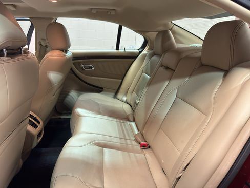 Used 2018 Ford Taurus Limited AWD/4WD image 30