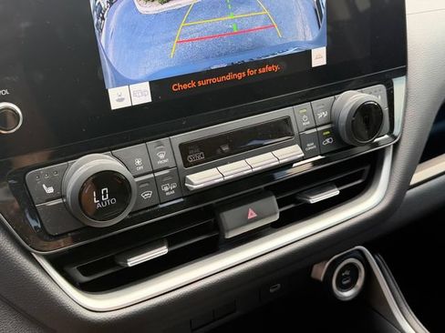 Certified 2024 Toyota Grand Highlander FWD image 24