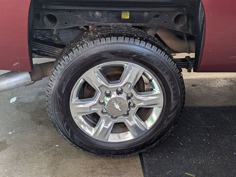 Used 2013 Chevrolet Silverado 2500 LTZ w/ LTZ Plus Package RWD image 9