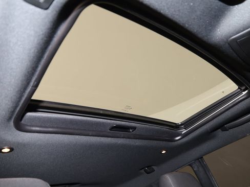 Used 2022 Dodge Challenger R/T w/ Blacktop Package image 10