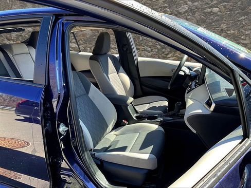 Used 2024 Toyota Corolla LE w/ LE Convenience Package image 7